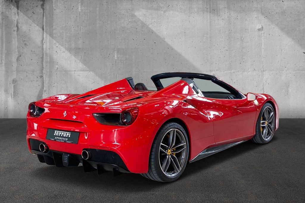 Ferrari 488 SPider | předváděcí auto | skladem | od autorizovaného prodejce | super cena | top stav | max výbava | online nákup | online prodej | autoibuy.com